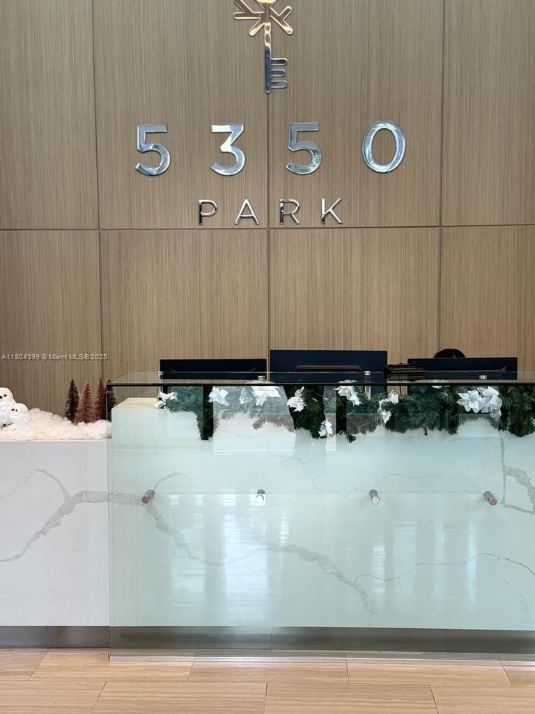 Real estate property located at 5350 84th Ave #1018, Miami-dade, 5350 Park Condo, Doral, FL