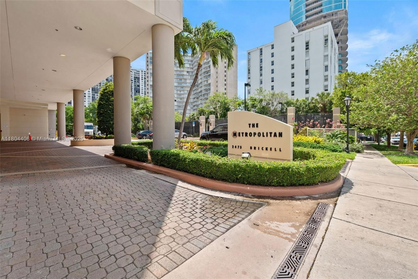 Real estate property located at 2475 Brickell Ave #1805, Miami-dade, The Metropolitan Condo, Miami, FL