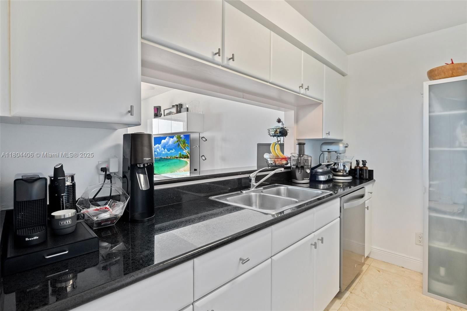 Real estate property located at 2475 Brickell Ave #1805, Miami-dade, The Metropolitan Condo, Miami, FL