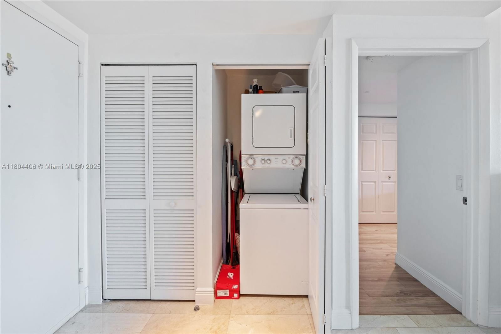 Real estate property located at 2475 Brickell Ave #1805, Miami-dade, The Metropolitan Condo, Miami, FL