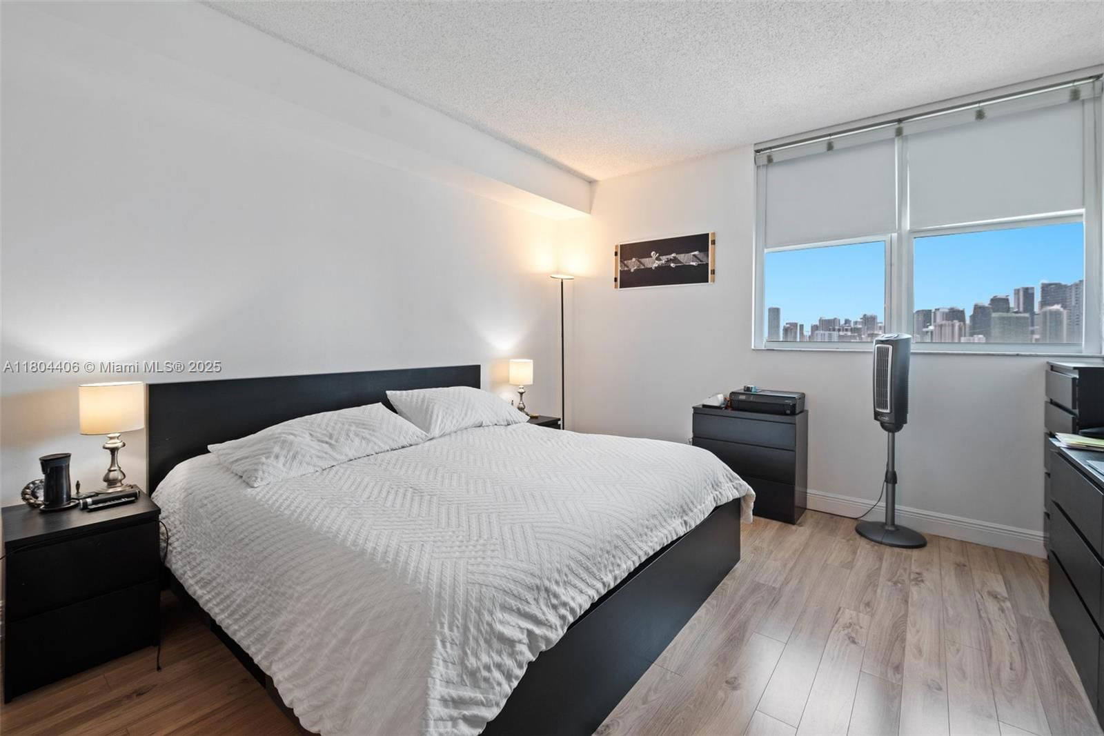 Real estate property located at 2475 Brickell Ave #1805, Miami-dade, The Metropolitan Condo, Miami, FL
