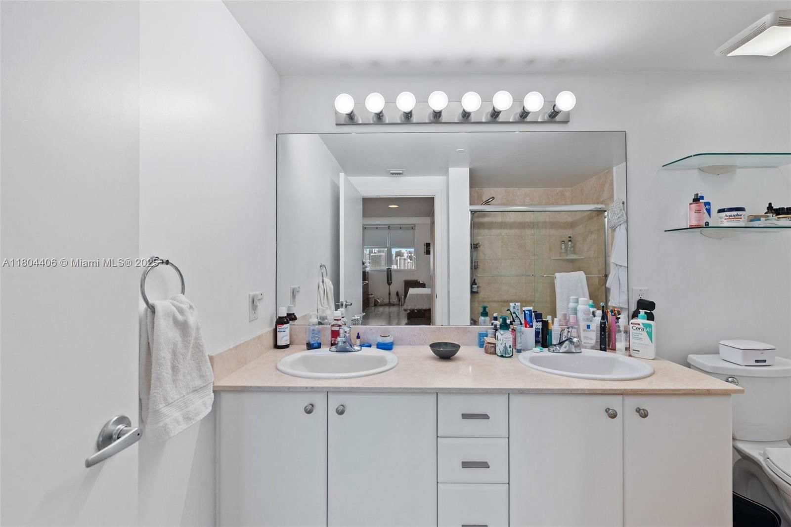 Real estate property located at 2475 Brickell Ave #1805, Miami-dade, The Metropolitan Condo, Miami, FL
