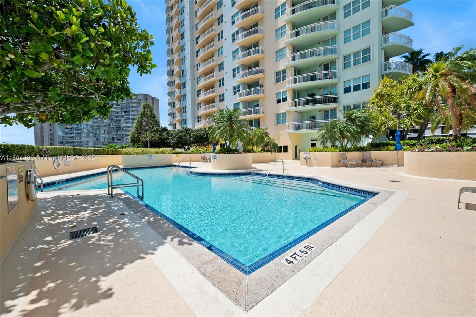 Real estate property located at 2475 Brickell Ave #1805, Miami-dade, The Metropolitan Condo, Miami, FL