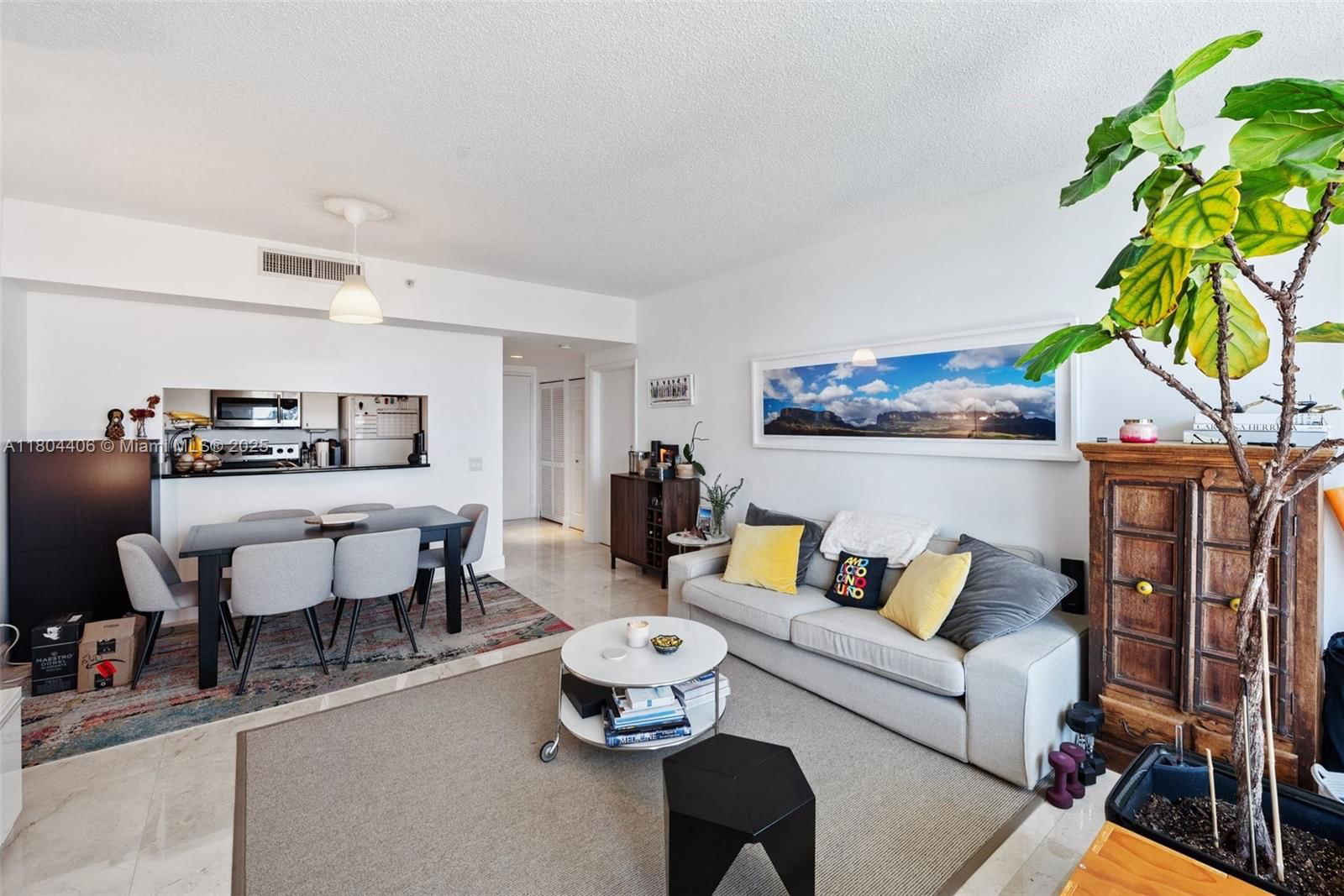 Real estate property located at 2475 Brickell Ave #1805, Miami-dade, The Metropolitan Condo, Miami, FL