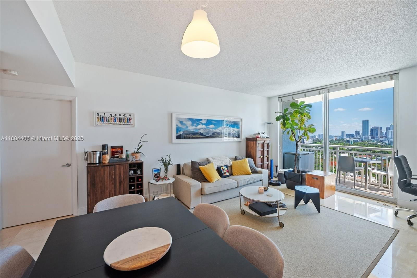 Real estate property located at 2475 Brickell Ave #1805, Miami-dade, The Metropolitan Condo, Miami, FL