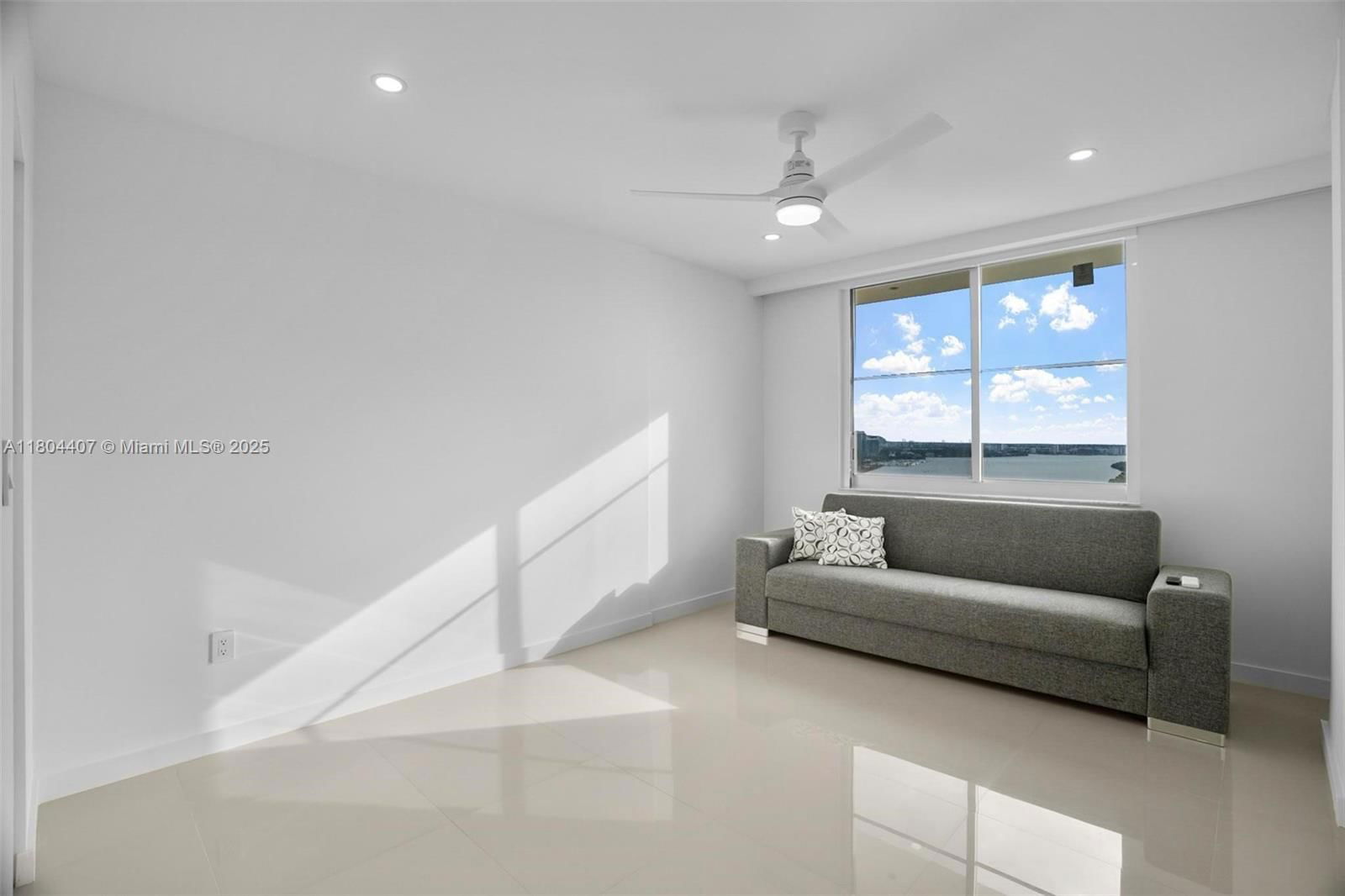 Real estate property located at 300 Bayview Dr #2108, Miami-dade, Arlen House Condo, Sunny Isles Beach, FL