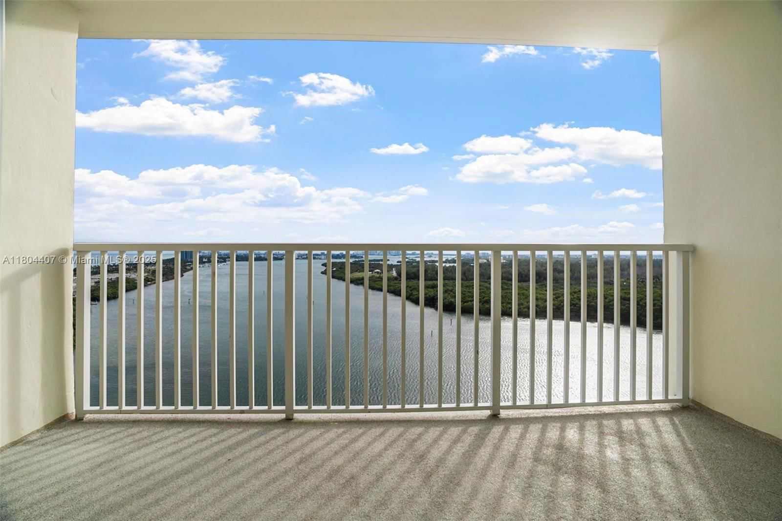 Real estate property located at 300 Bayview Dr #2108, Miami-dade, Arlen House Condo, Sunny Isles Beach, FL