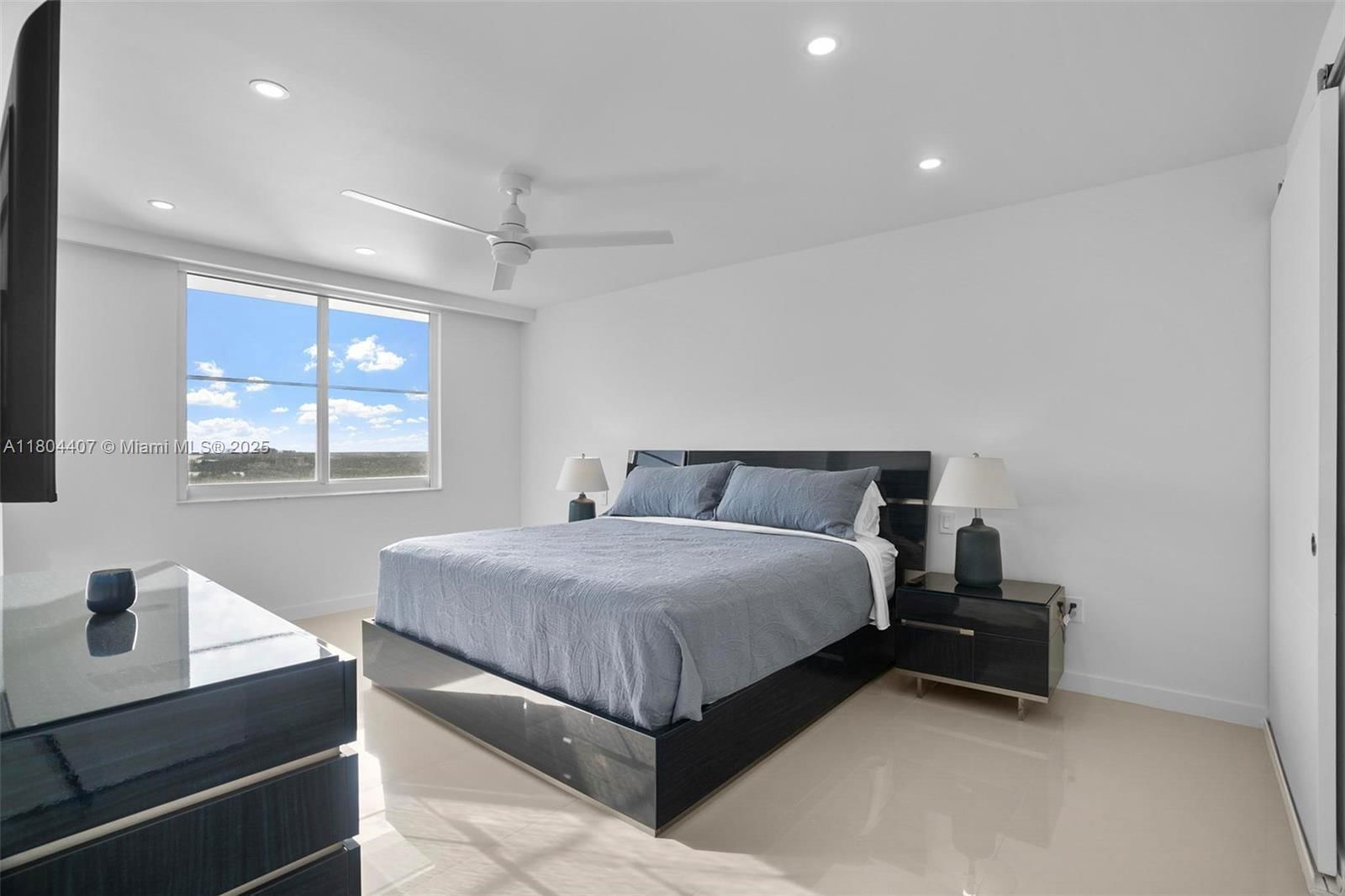 Real estate property located at 300 Bayview Dr #2108, Miami-dade, Arlen House Condo, Sunny Isles Beach, FL