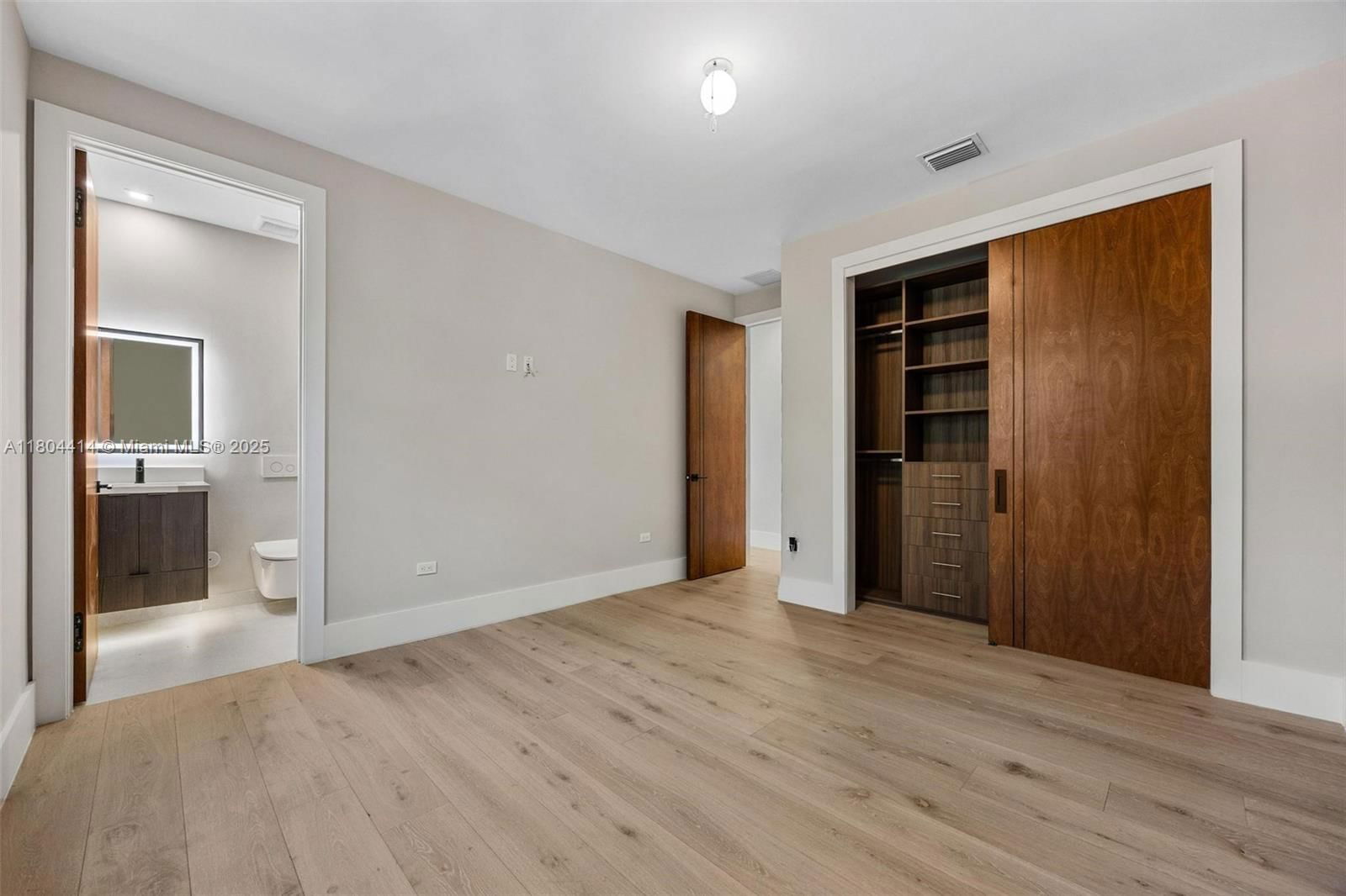 Real estate property located at 2805 Freeman St, Miami-dade, Town Hall Comm Addn, Miami, FL