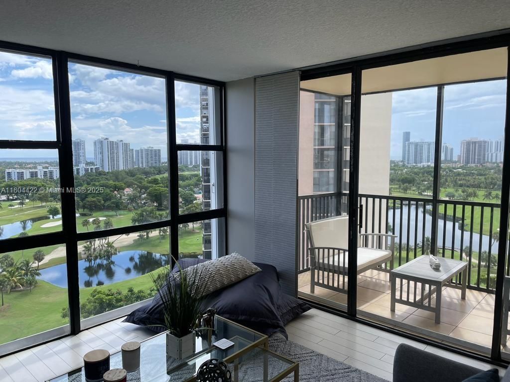 Real estate property located at 20301 Country Club Dr #1623, Miami-dade, Coronado Condo- Tower Ii, Aventura, FL