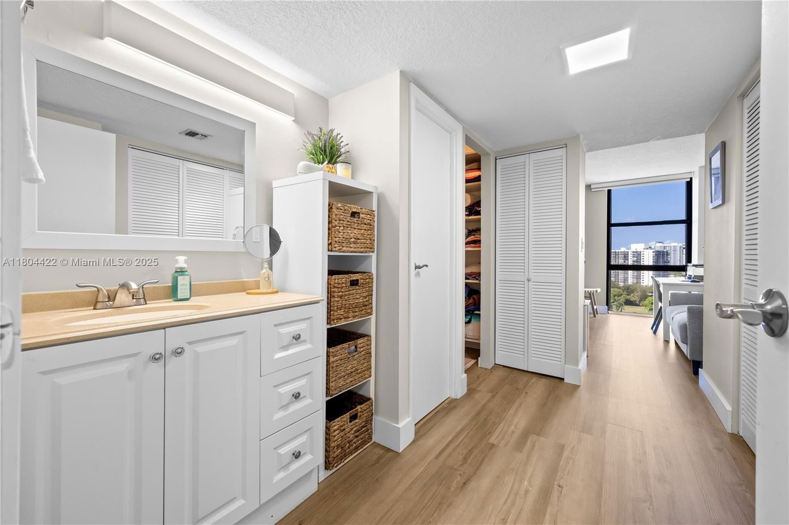 Real estate property located at 20301 Country Club Dr #1623, Miami-dade, Coronado Condo- Tower Ii, Aventura, FL