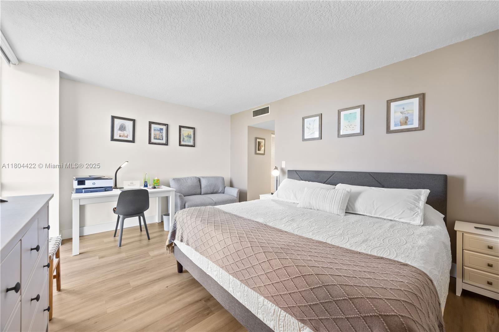 Real estate property located at 20301 Country Club Dr #1623, Miami-dade, Coronado Condo- Tower Ii, Aventura, FL