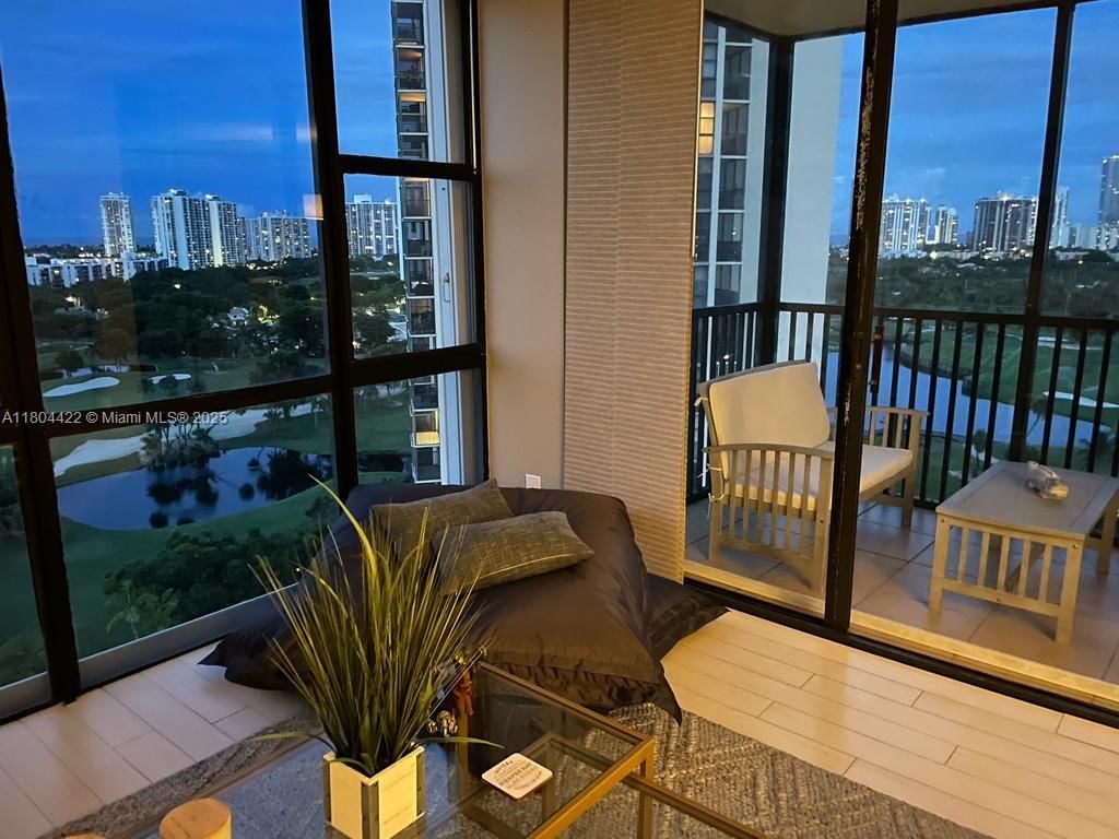Real estate property located at 20301 Country Club Dr #1623, Miami-dade, Coronado Condo- Tower Ii, Aventura, FL