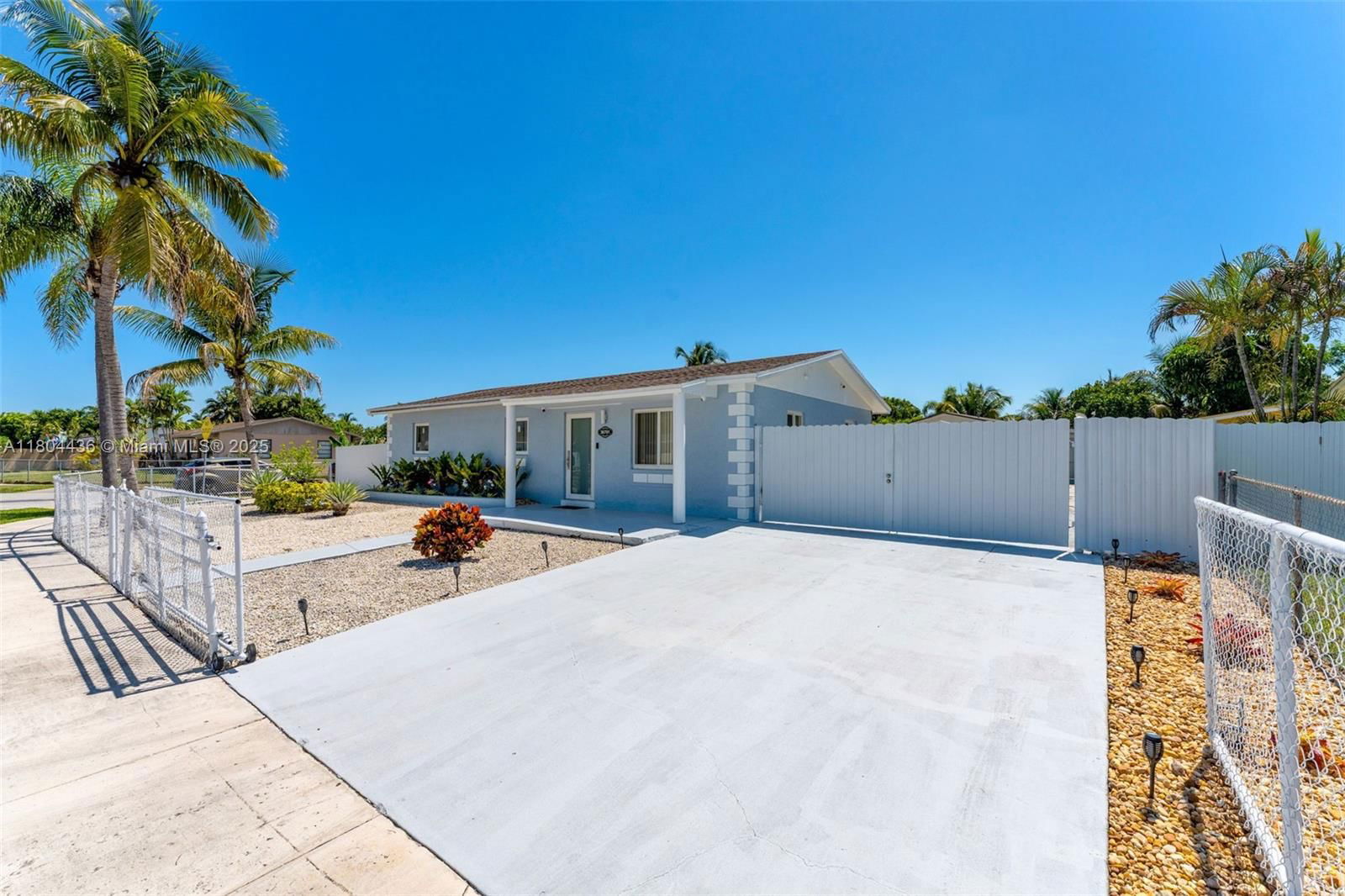 Real estate property located at 30701 156th Ave, Miami-dade, 21 Century Homes 1 Sec, Homestead, FL
