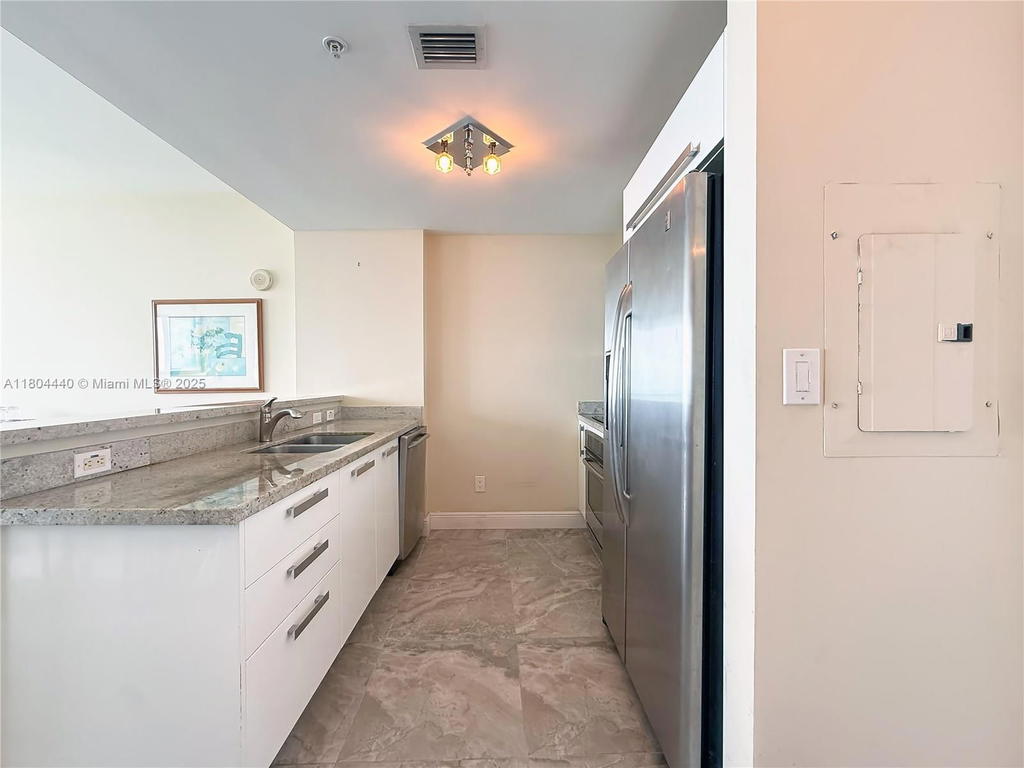 Real estate property located at 601 36th St #2608, Miami-dade, Blue Condo, Miami, FL