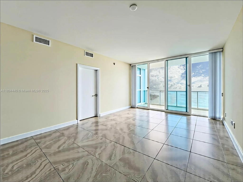 Real estate property located at 601 36th St #2608, Miami-dade, Blue Condo, Miami, FL