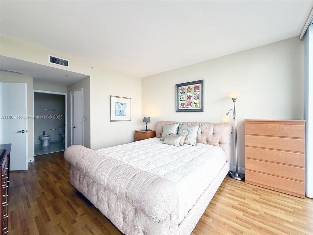 Real estate property located at 601 36th St #2608, Miami-dade, Blue Condo, Miami, FL