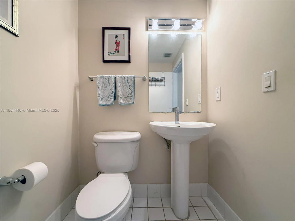 Real estate property located at 601 36th St #2608, Miami-dade, Blue Condo, Miami, FL