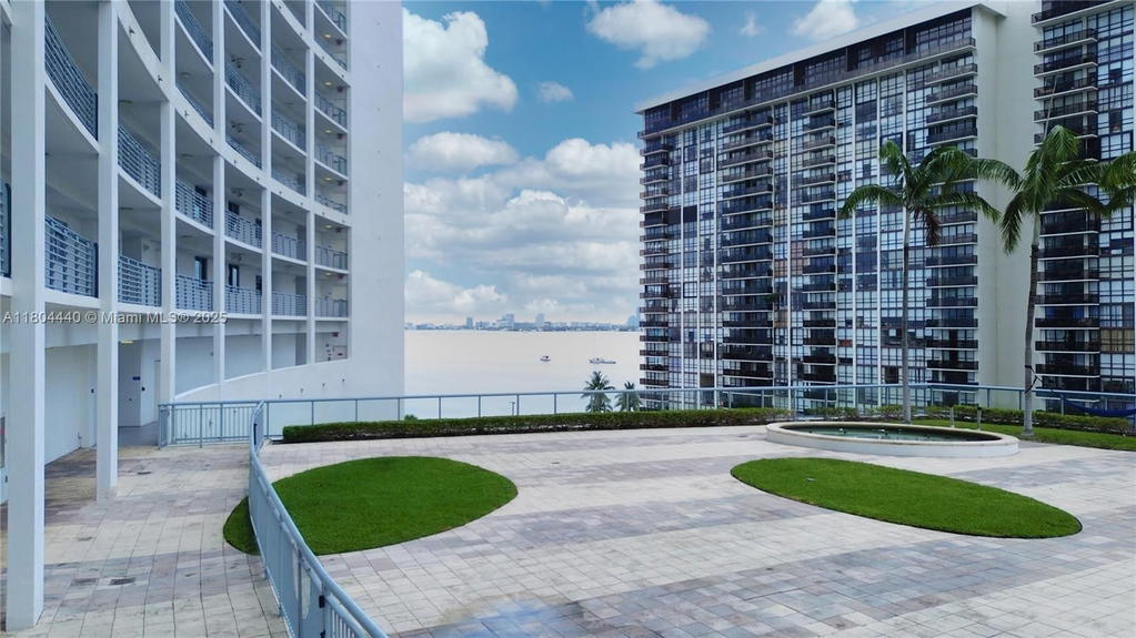 Real estate property located at 601 36th St #2608, Miami-dade, Blue Condo, Miami, FL