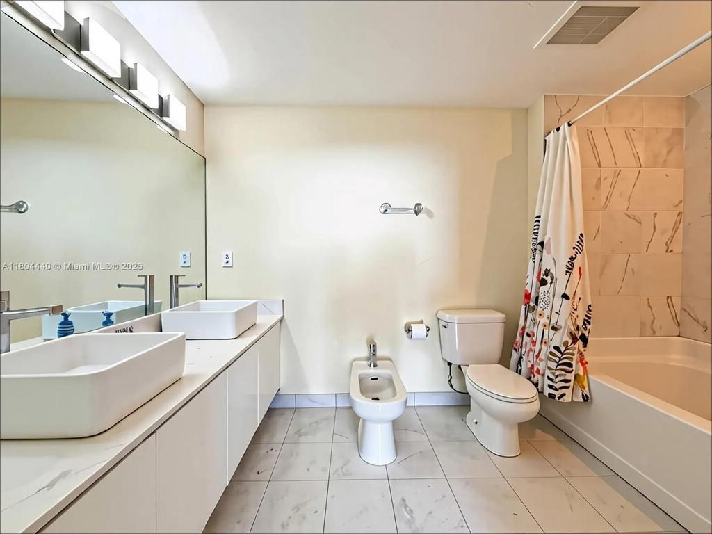 Real estate property located at 601 36th St #2608, Miami-dade, Blue Condo, Miami, FL