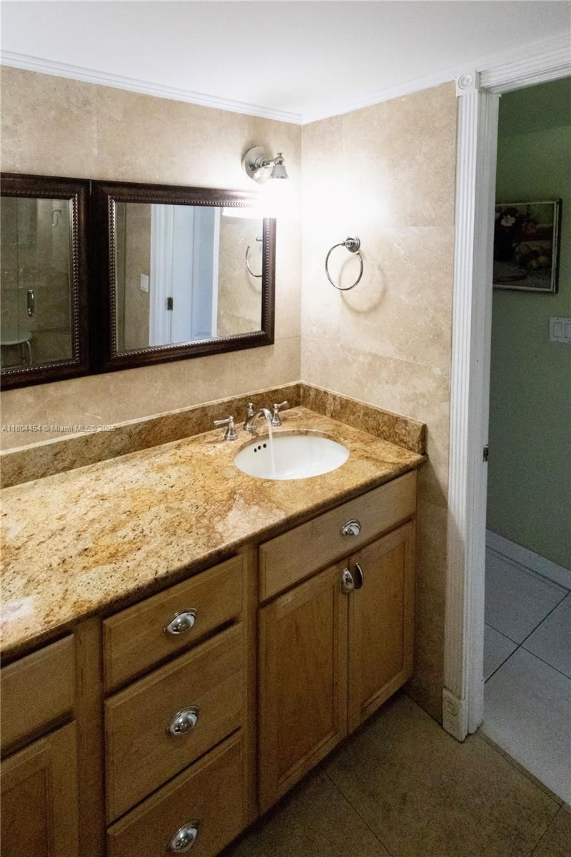 Real estate property located at 2555 Collins Ave #308, Miami-dade, Club Atlantis Condo, Miami Beach, FL
