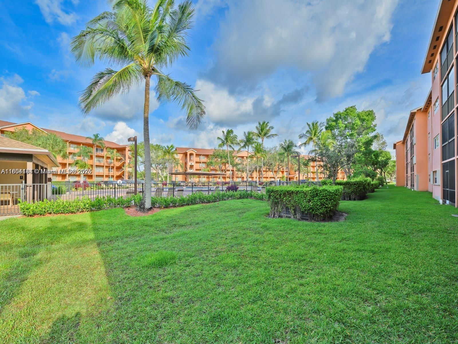 Real estate property located at 701 142nd Ave #208S, Broward, Plymouth At Century Villa, Pembroke Pines, FL