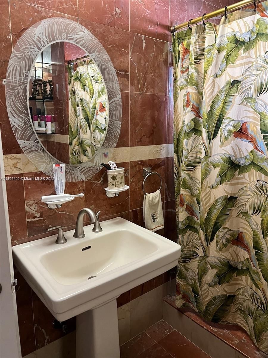 Real estate property located at 2357 23rd Ave, Miami-dade, East Haven, Miami, FL