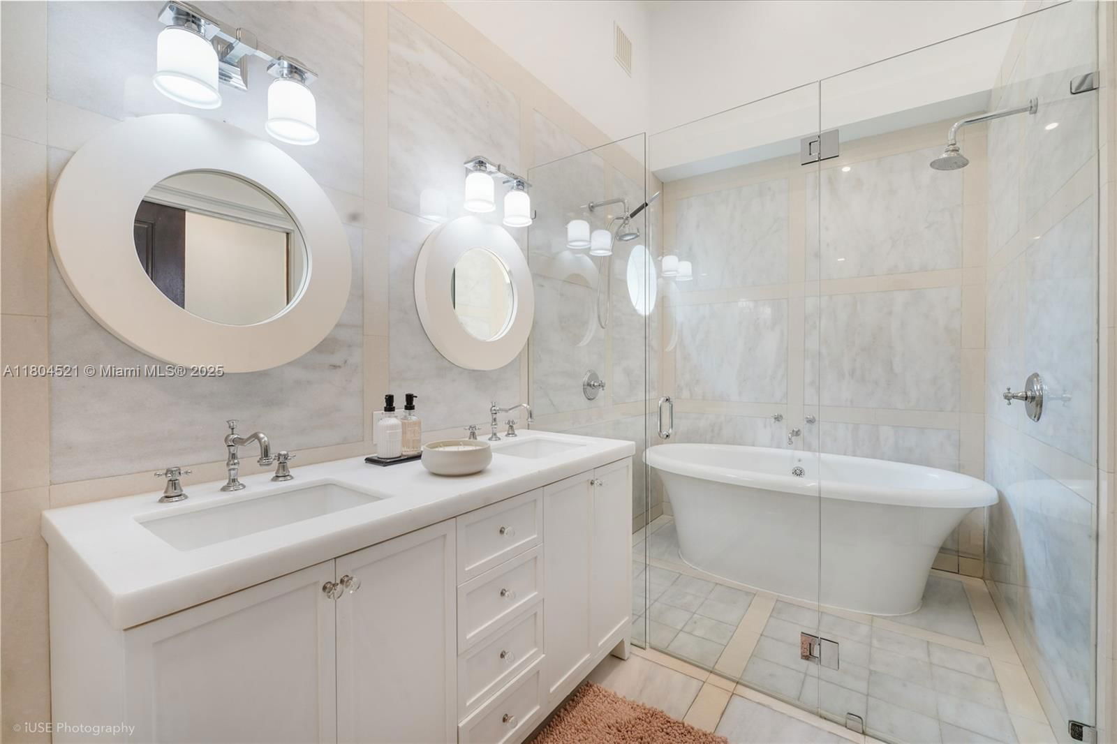 Real estate property located at 5860 La Gorce Dr, Miami-dade, Beach View Addn, Miami Beach, FL
