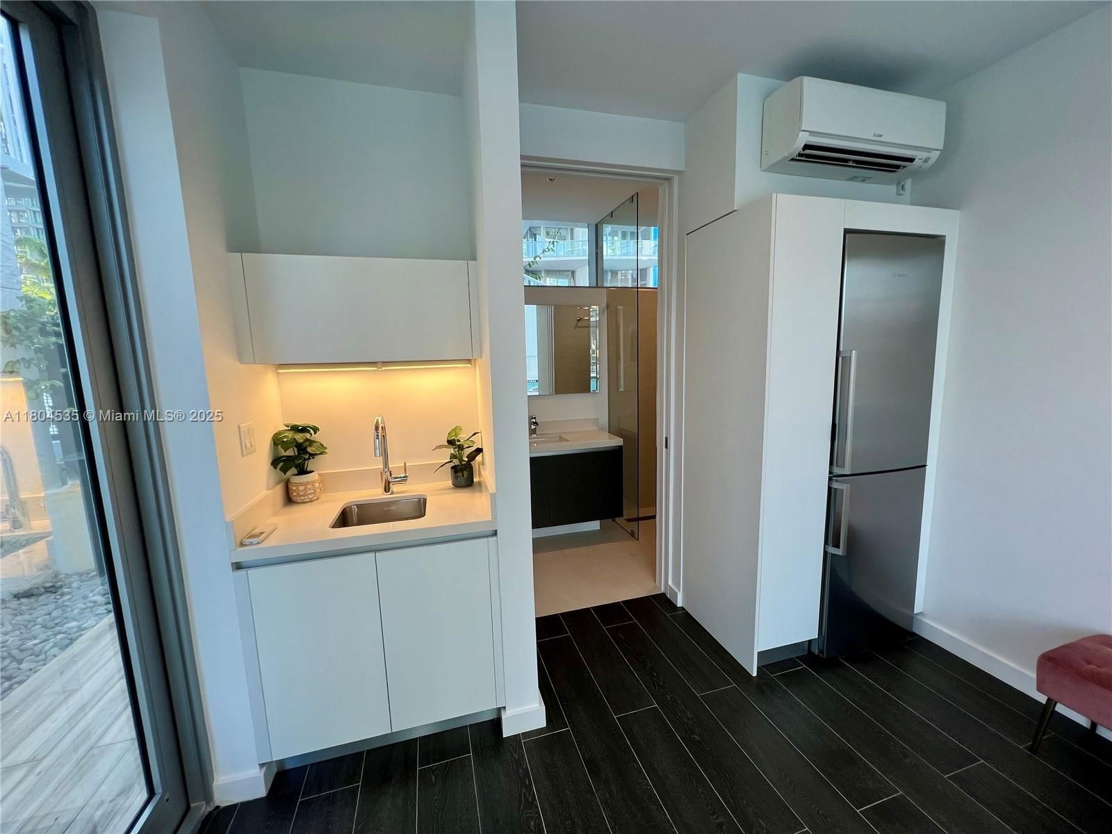 Real estate property located at 851 1st Ave CABANA PB23, Miami-dade, Paramount Miami Worldcent, Miami, FL