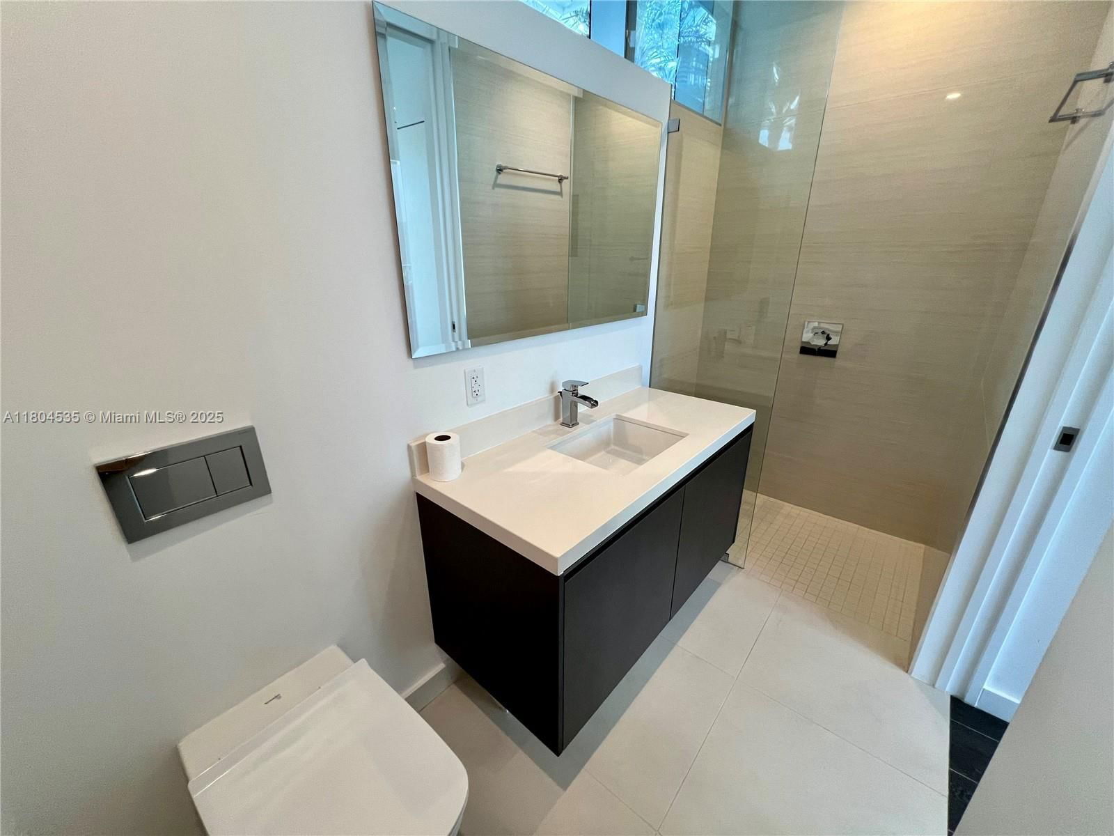 Real estate property located at 851 1st Ave CABANA PB23, Miami-dade, Paramount Miami Worldcent, Miami, FL