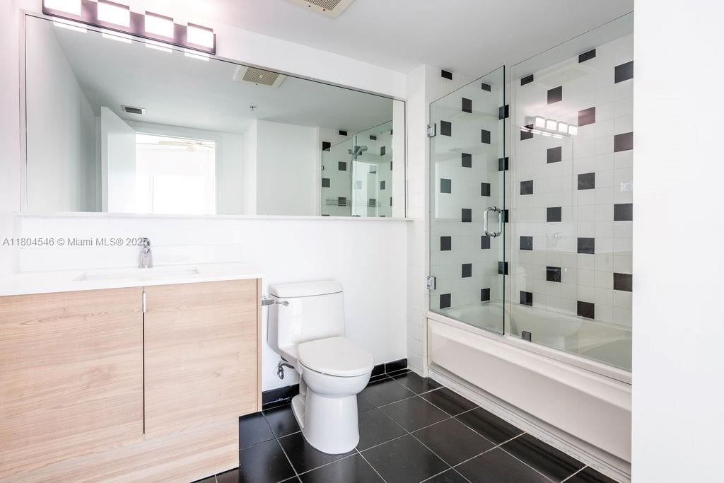 Real estate property located at 665 25th St #405, Miami-dade, Onyx On The Bay Condo, Miami, FL
