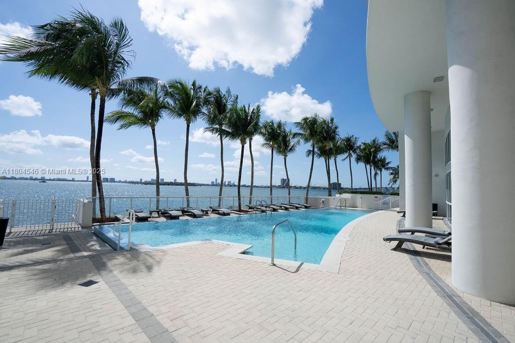 Real estate property located at 665 25th St #405, Miami-dade, Onyx On The Bay Condo, Miami, FL