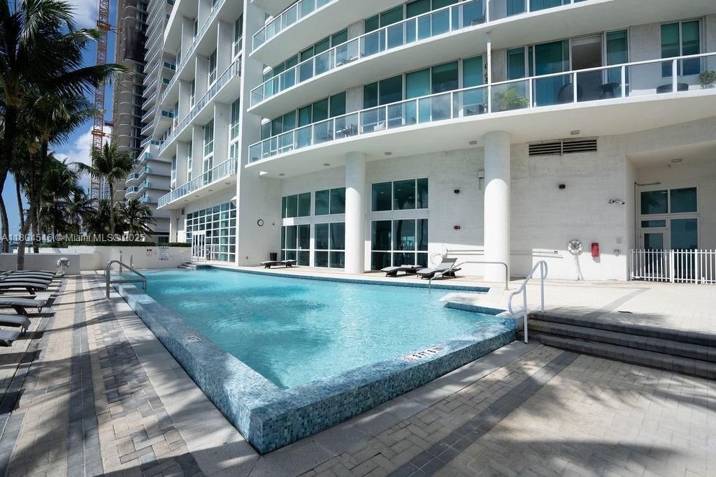 Real estate property located at 665 25th St #405, Miami-dade, Onyx On The Bay Condo, Miami, FL