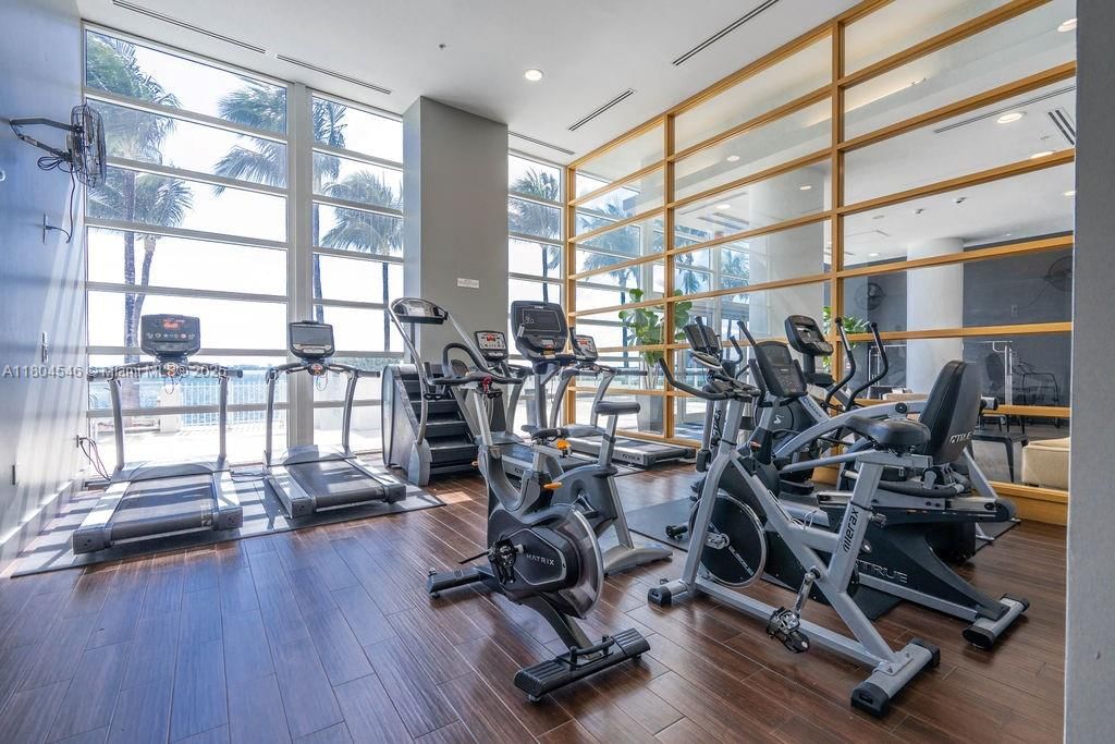 Real estate property located at 665 25th St #405, Miami-dade, Onyx On The Bay Condo, Miami, FL