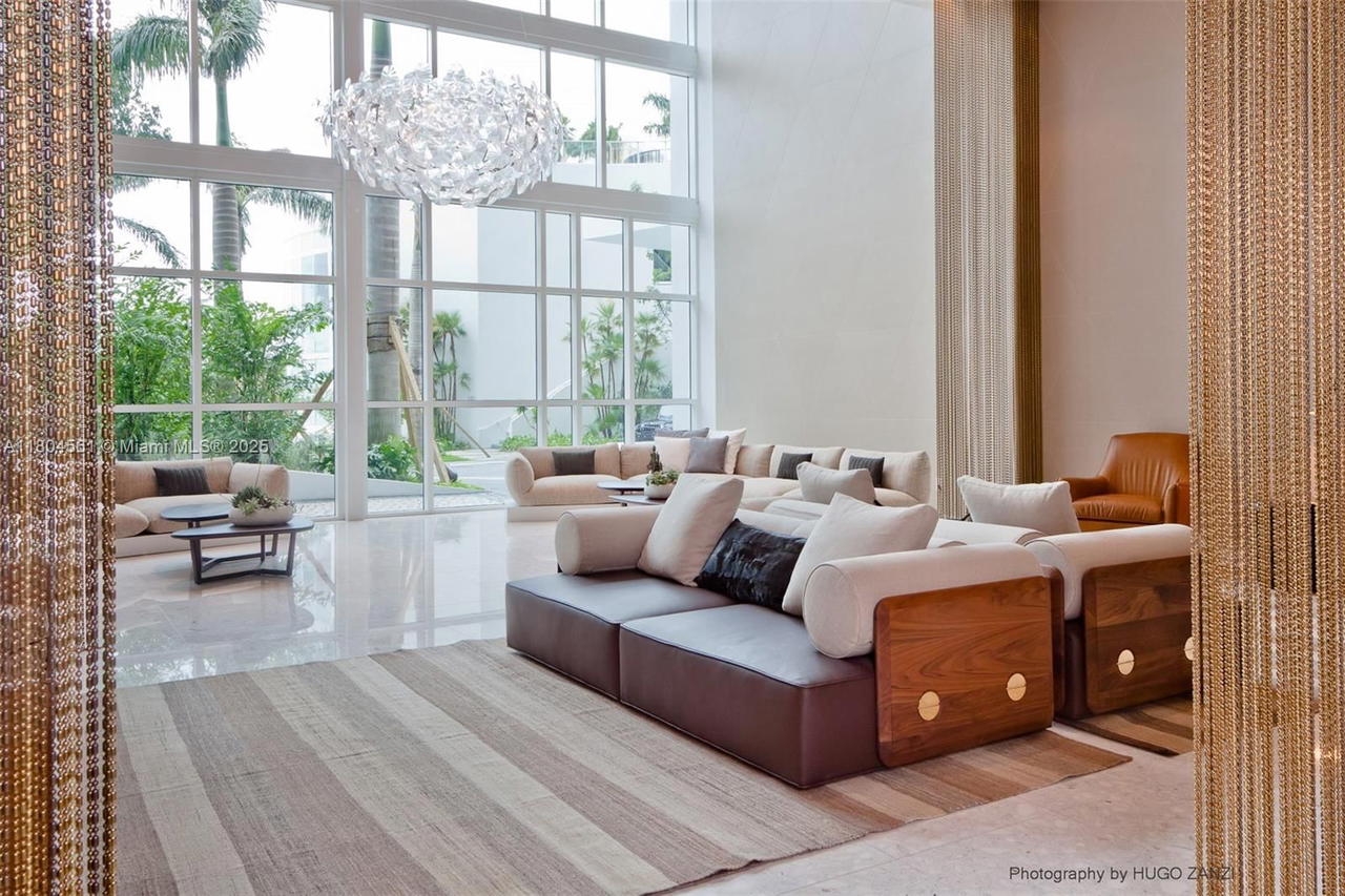 Real estate property located at 2020 Bayshore Dr #3105, Miami-dade, Paramount Bay Condo, Miami, FL