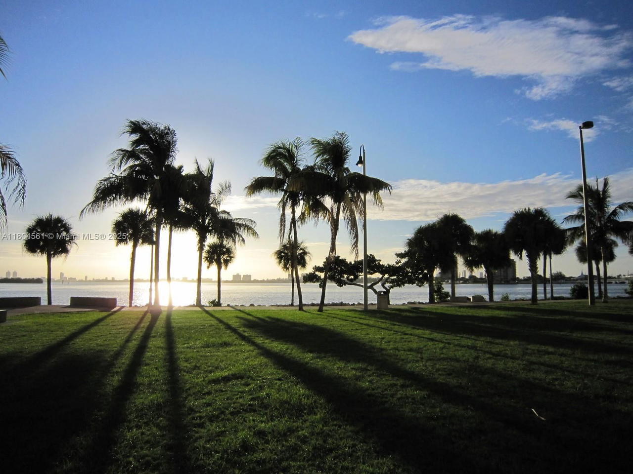 Real estate property located at 2020 Bayshore Dr #3105, Miami-dade, Paramount Bay Condo, Miami, FL