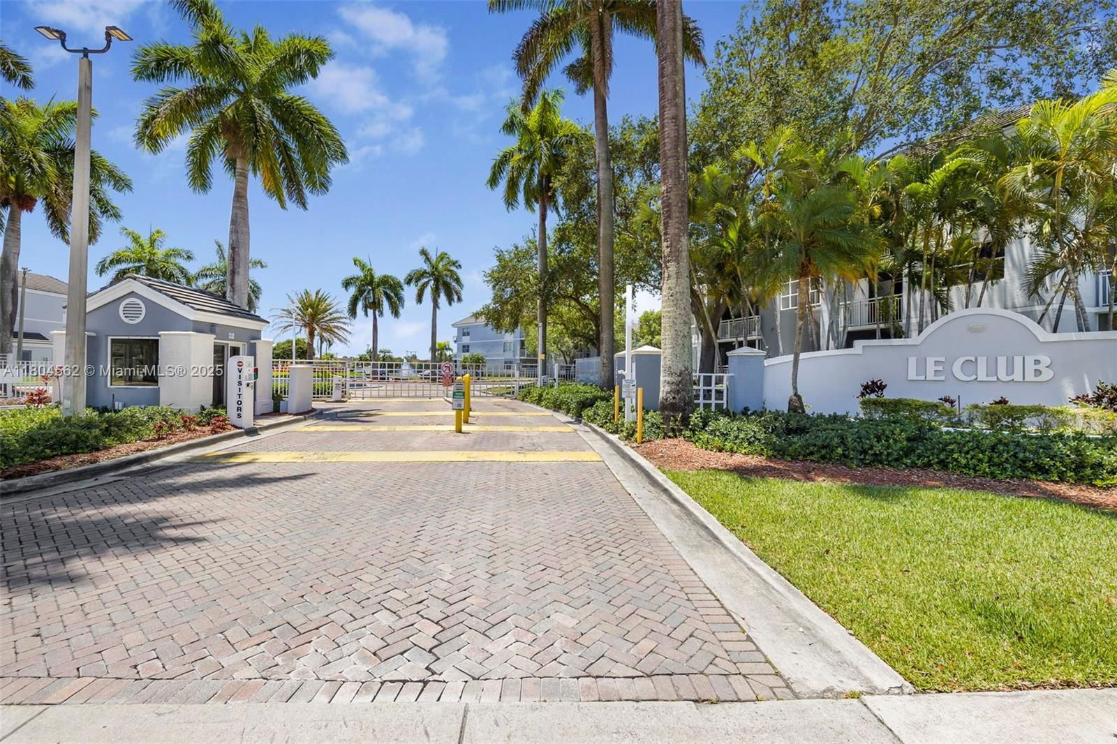 Real estate property located at 8520 212th St #106, Miami-dade, Le Club At Old Cutler Con, Cutler Bay, FL