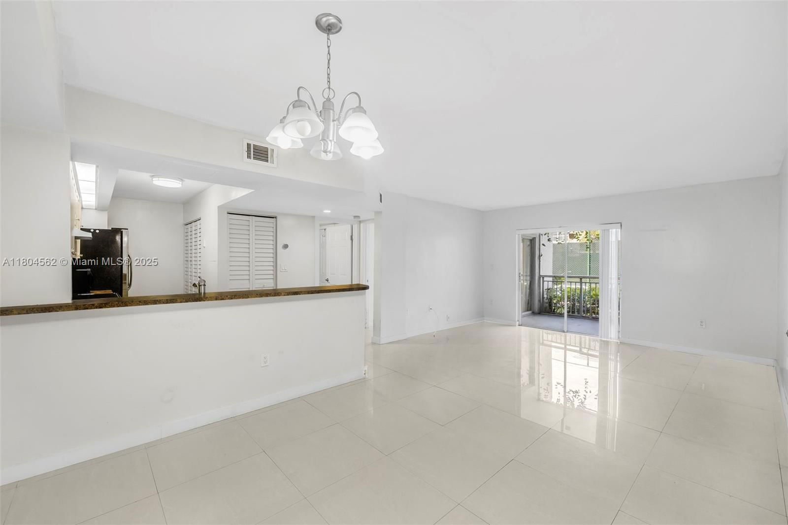 Real estate property located at 8520 212th St #106, Miami-dade, Le Club At Old Cutler Con, Cutler Bay, FL