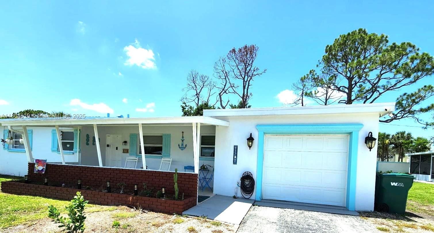 Real estate property located at 818 Lake McGregor Dr, Lee, Blvd Hts Shopping Center, Fort Myers, FL