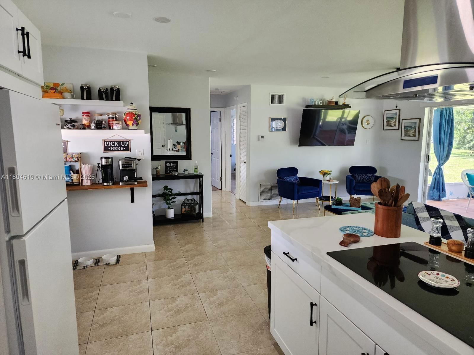 Real estate property located at 818 Lake McGregor Dr, Lee, Blvd Hts Shopping Center, Fort Myers, FL