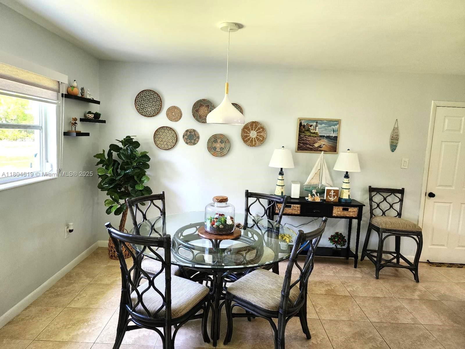 Real estate property located at 818 Lake McGregor Dr, Lee, Blvd Hts Shopping Center, Fort Myers, FL