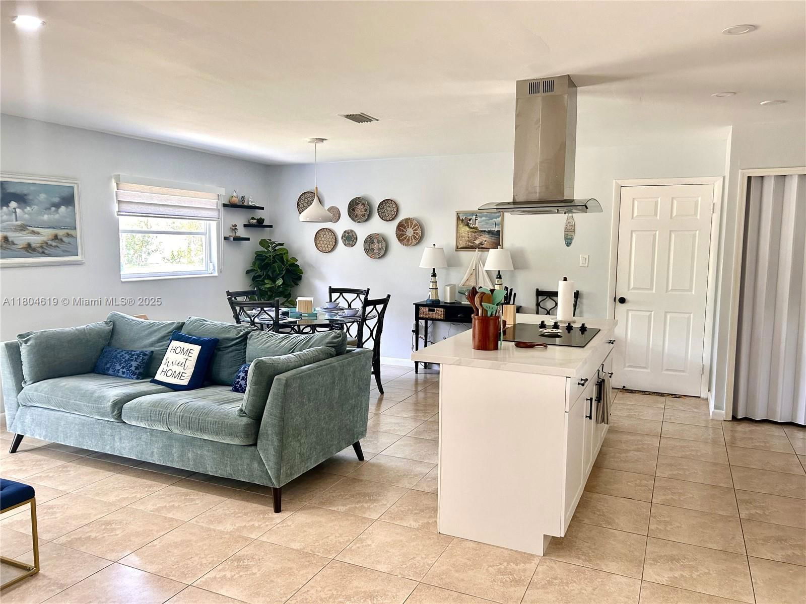 Real estate property located at 818 Lake McGregor Dr, Lee, Blvd Hts Shopping Center, Fort Myers, FL