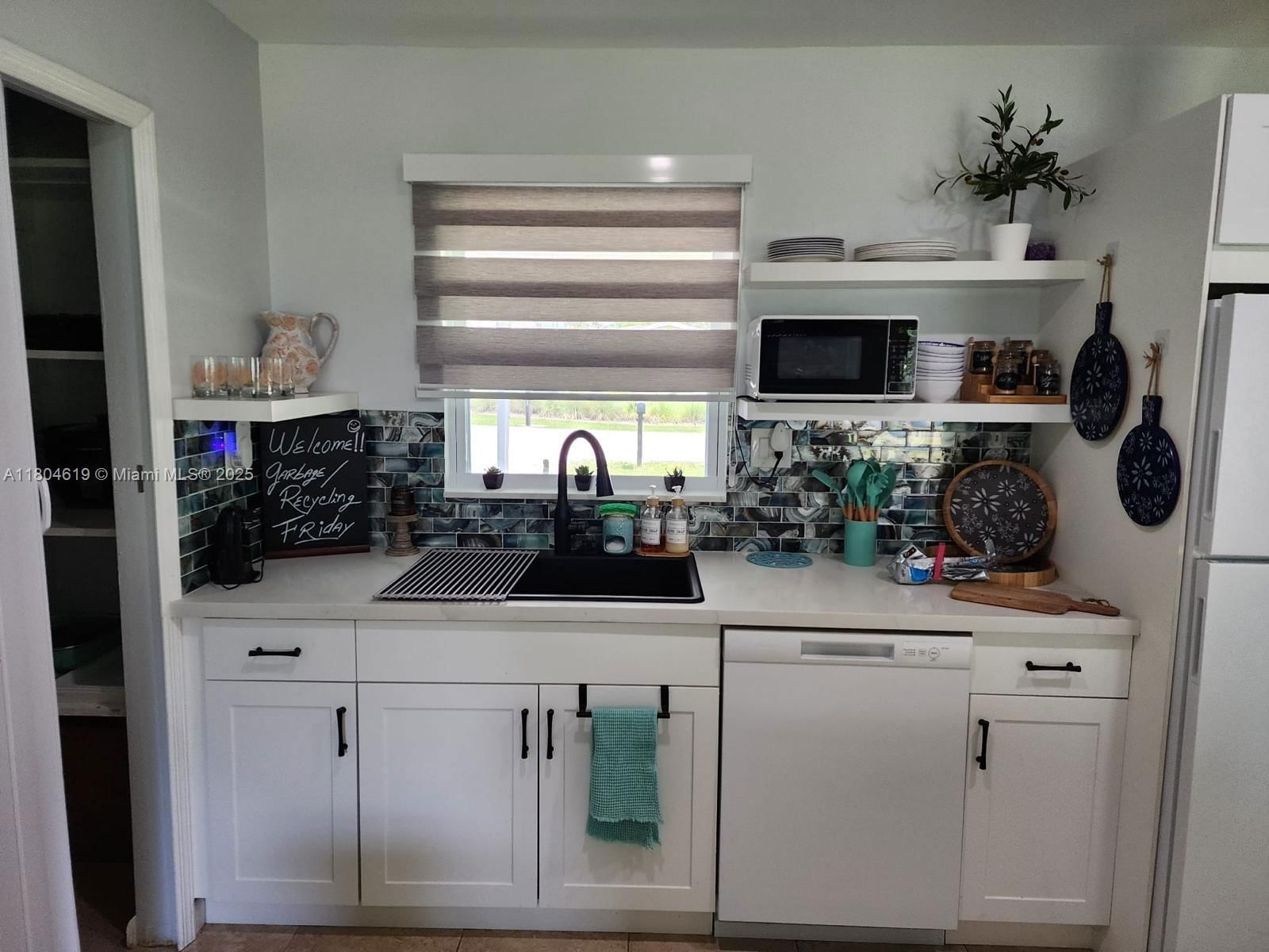 Real estate property located at 818 Lake McGregor Dr, Lee, Blvd Hts Shopping Center, Fort Myers, FL