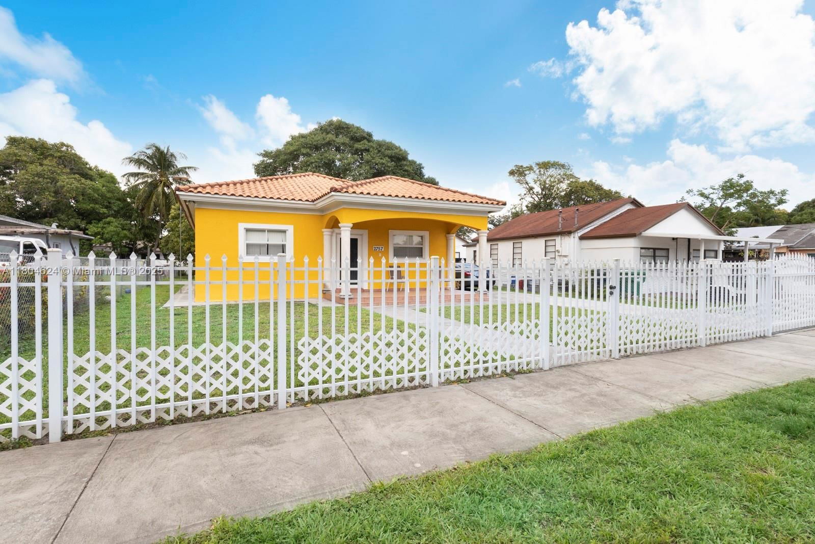 Real estate property located at 2757 29th St, Miami-dade, Melrose Heights 3rd Addn, Miami, FL