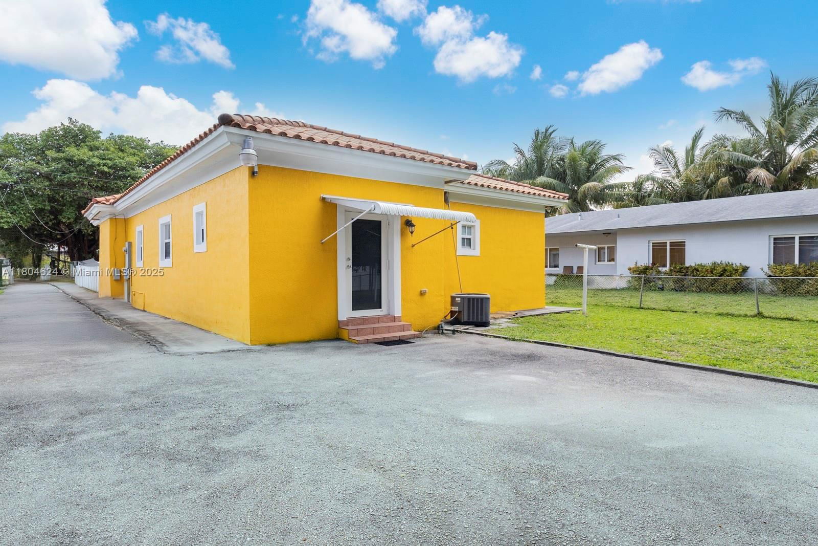 Real estate property located at 2757 29th St, Miami-dade, Melrose Heights 3rd Addn, Miami, FL