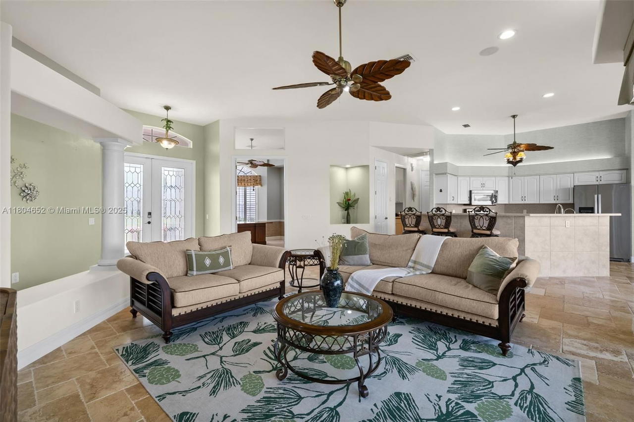 Real estate property located at 249 SW 37th LN, Lee, Cape Coral, Cape Coral, FL