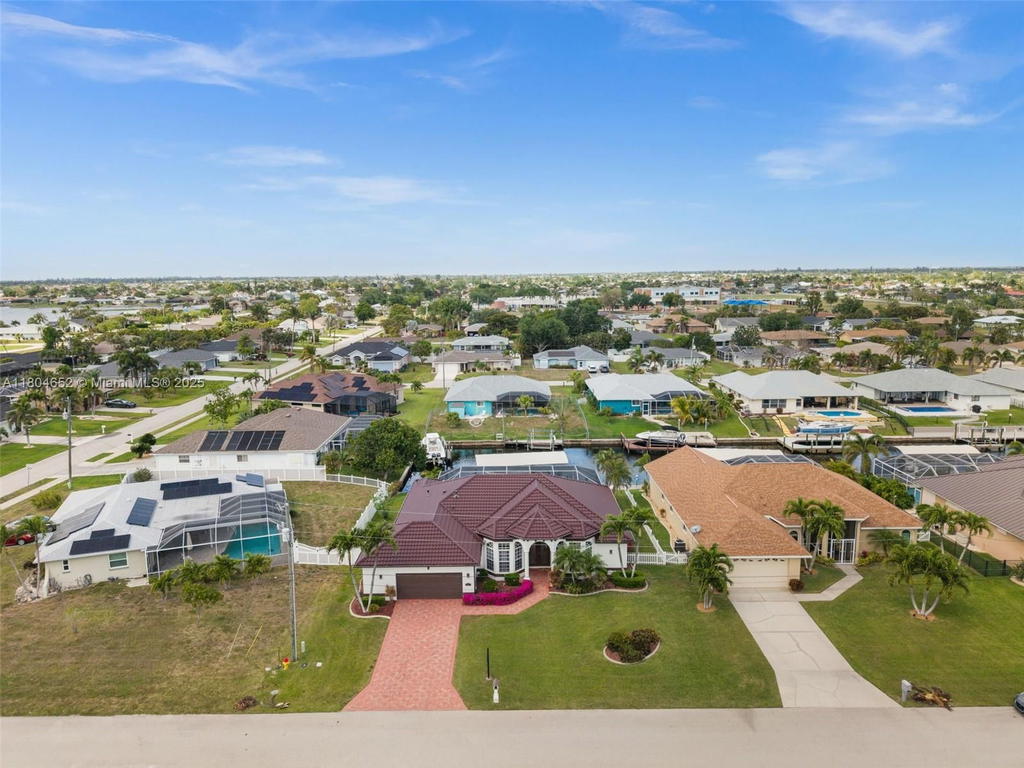 Real estate property located at 249 SW 37th LN, Lee, Cape Coral, Cape Coral, FL