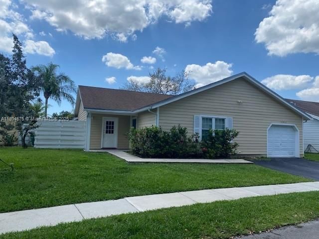 Real estate property located at 14953 143rd Ct, Miami-dade, Country Walk Sec 4, Miami, FL