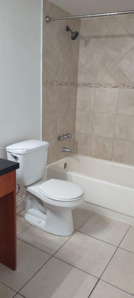 Real estate property located at 4009 University Dr #106, Broward, Sunrise On The Green, Sunrise, FL