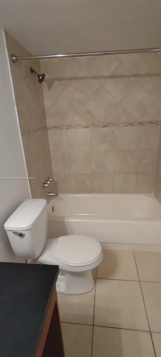 Real estate property located at 4009 University Dr #106, Broward, Sunrise On The Green, Sunrise, FL
